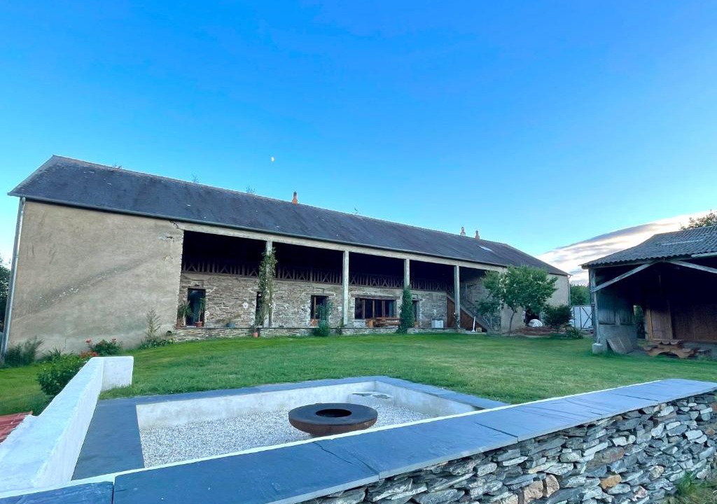 Challain-la-Potherie House | Gîte avec piscine intérieur, Le Repère de Choiseau