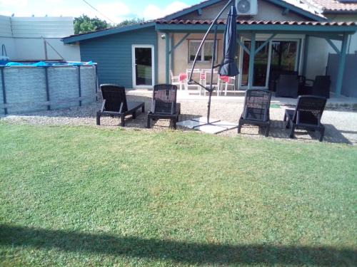 Saint-Pe-Saint-Simon House | Gîte Avec Sa Piscine Privée