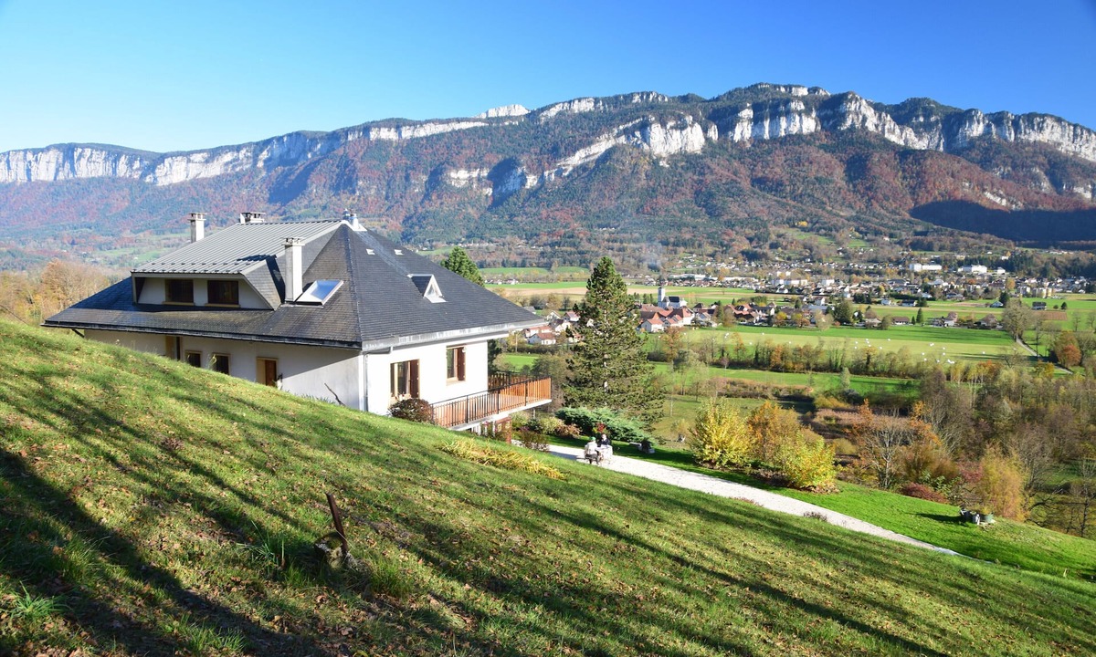 Saint-Laurent-du-Pont Apartment | Gîte "belle Chartreuse"- Très Belle vue - Terrasse et Jardin