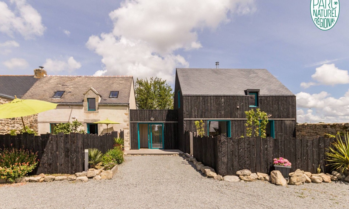 Guerande Cottage | Gîte Bois Brûlé: Authentic Charm in Guérande