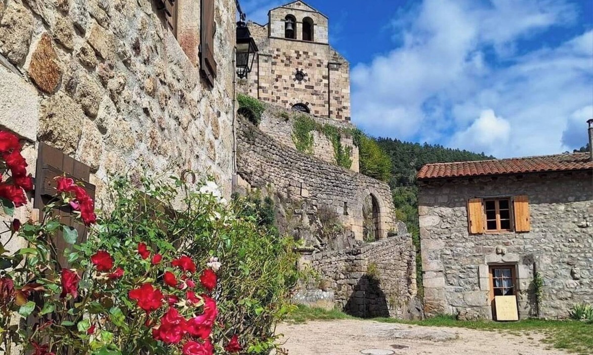 Saint-Andre-de-Chalencon House | Gîte Chez Hélène in Chalencon