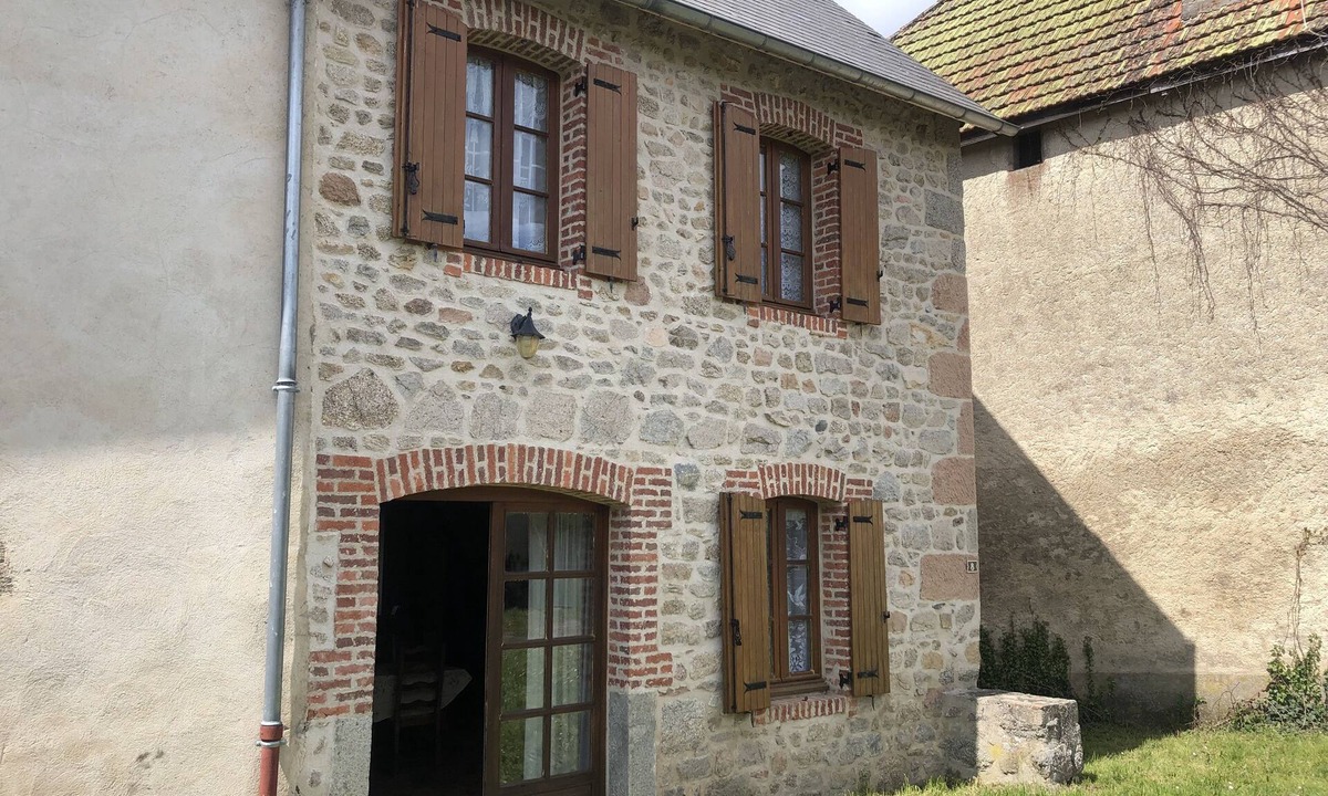 Chard House | Gîte Campagne Creusoise Dans Petit Bourg