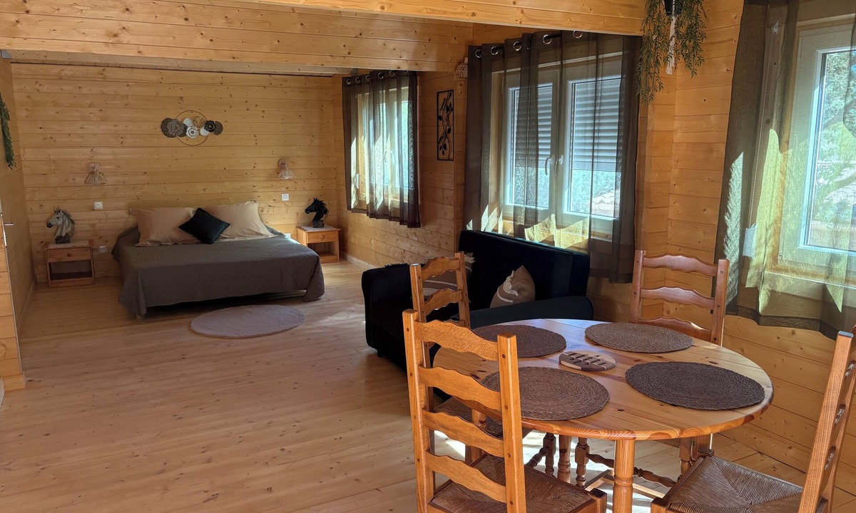 Boutenac Ski Chalet | Gîte Chêne-Pin - Nature & Serenity Chalet at the Oasis des Corbières