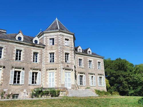 Saint-Etienne-de-Montluc House | Gîte Charmant au Château - Wifi & Parking Inclus - FR-1-306-1329