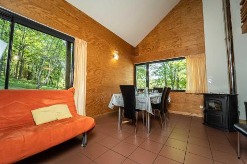 La Bastide-Puylaurent House | Gîte Chalet 6/8 personnes - Les Sous-Bois de la Bastide