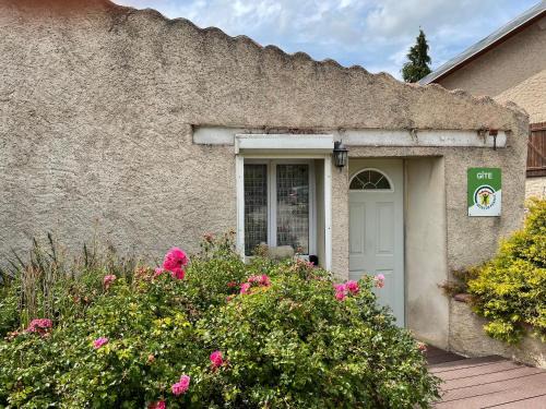 Domptail-en-l'Air House | Gîte chaleureux avec terrasse près de Nancy, parking privé, à proximité de festivals et nature - FR-1-584-9