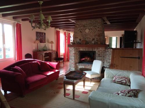 Torcy House | Gîte charmant avec jardin, cheminée, Wi-Fi, idéal pour randonnées et découvertes locales - FR-1-376-70