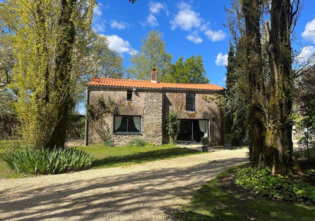 Mauves-sur-Loire House | Gîte charmant, spacieux, à 15 km de Nantes, 2 chambres, terrasse, parking, animaux acceptés - FR-1-306-1238