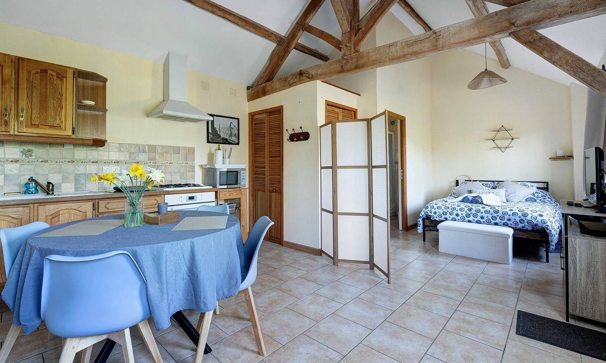 Armaille Apartment | Gîte Chemin des Hêtres: Tranquility in Nature