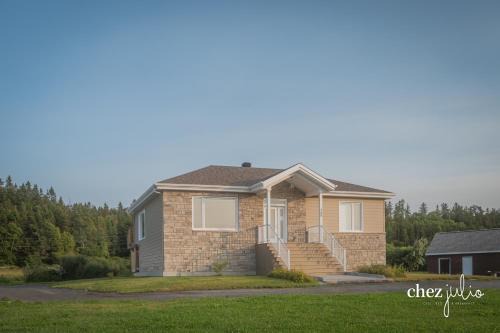 Sainte-Flavie Bed & Breakfast | gîte chez julio
