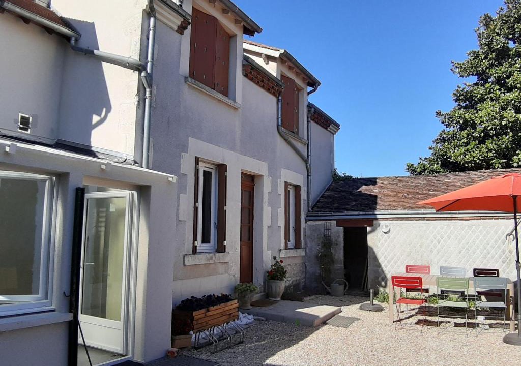 Saint-Hilaire-Saint-Mesmin House | Gîte cosy près d'Orléans avec jardin, parking, et équipements complets - FR-1-590-252