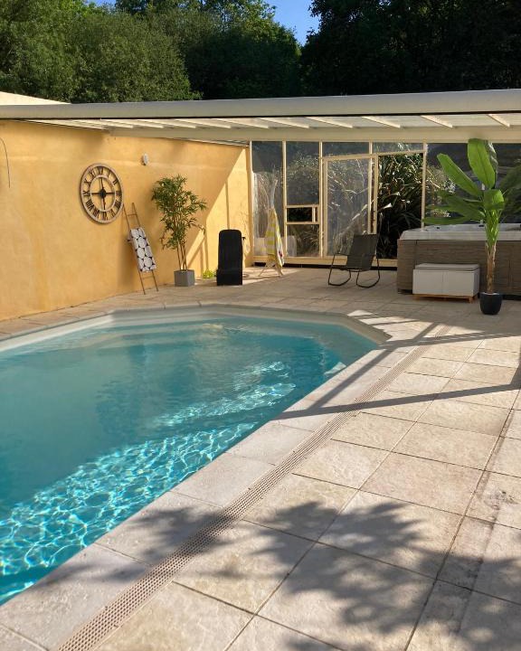 Saint-Jean-de-Boiseau Apartment | Gîte COQUELICOT F2 avec piscine et SPA