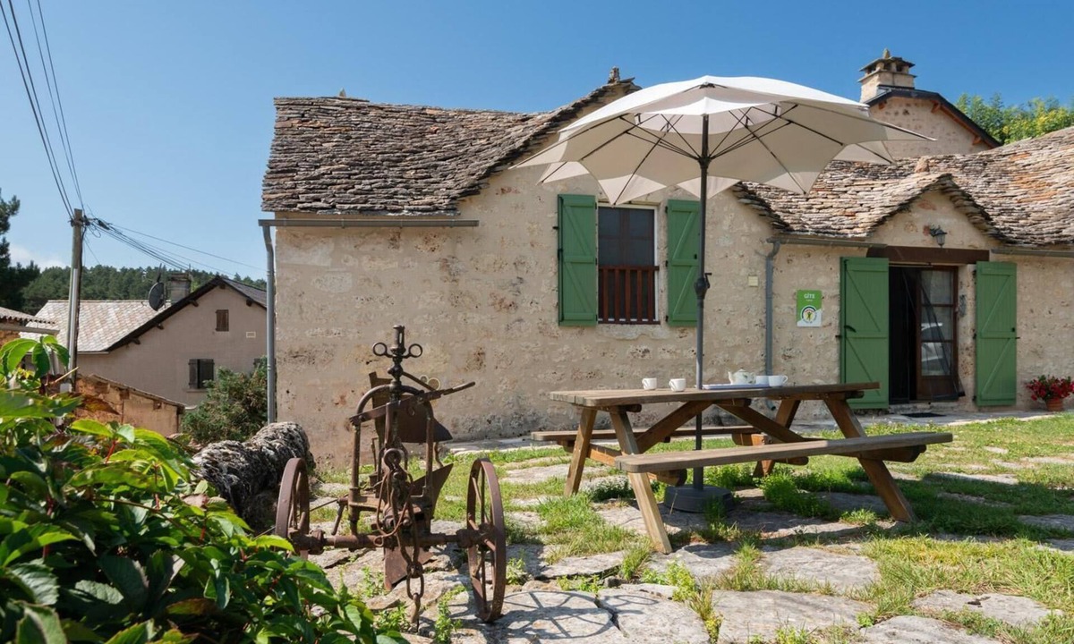 Saint-Georges-de-Levejac House | Gîte du Bouquet 4/5 persons