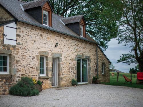 Saint-Leonard-des-Bois House | Gîte de charme rénové avec cheminée, terrasse et proche randonnées - Capacité 13 pers. - FR-1-410-179