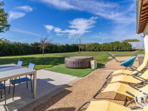 Nueil-sur-Layon House | Gîte de charme 4 pers avec spa privatif, terrasse, et équipements complets au cœur d'un village viticole - FR-1-622-20
