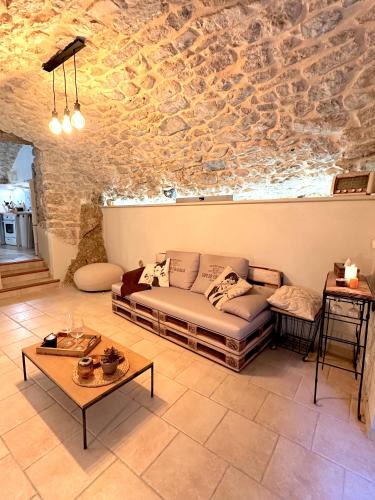 Brissac House | Gîte de charme au pied du Château de Brissac