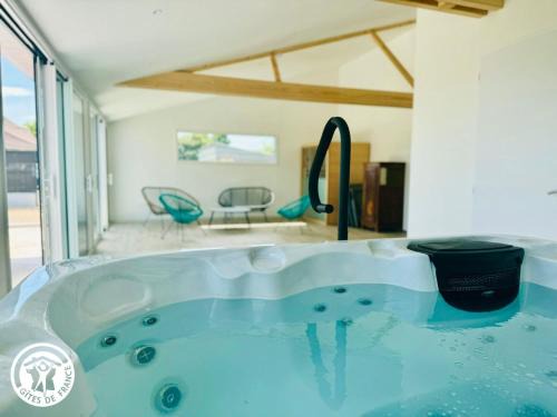 La Roche-sur-Yon House | Gîte de charme en Vendée avec spa et sauna - FR-1-426-558