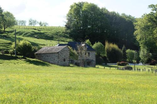 Saint-Bonnet-la-Riviere Apartment | Gîte de France Gîte de cuillère 3 épis - Gîte de France 8 personnes MAE-8984