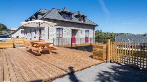 Besse-en-Chandesse House | Gîte de Granit GRIS