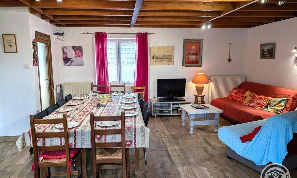 Saint-Germain-sur-l'Arbresle House | Gîte de Glay - SAINT-GERMAIN-NUELLES