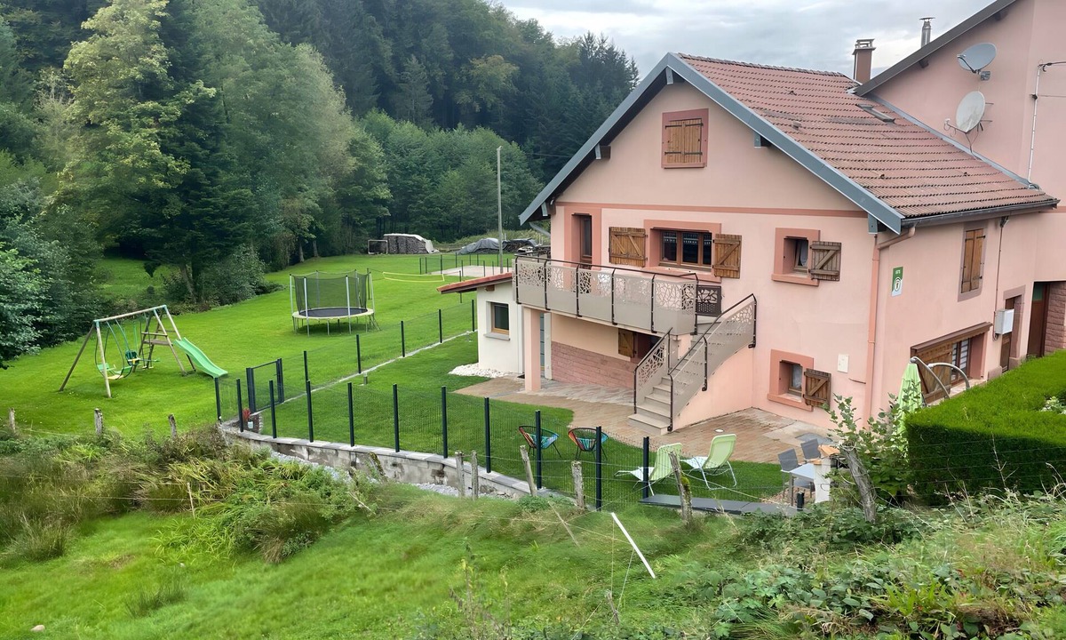 Vienville Cottage | Gîte “De L'ancien Moulin”: Mountain View, Private Pool, and Wi-Fi