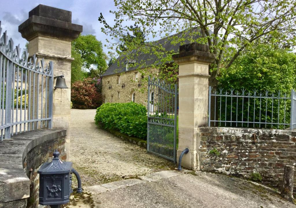 Le Molay-Littry House | Gîte de la Butte