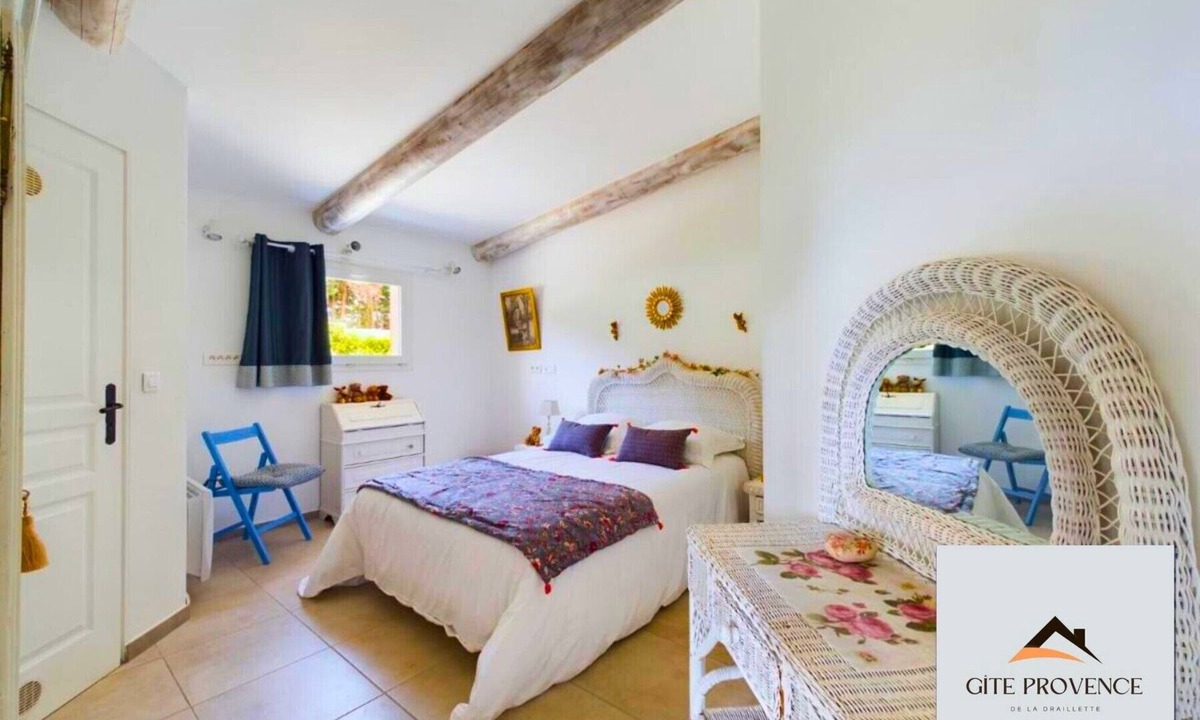 Paluds de Noves Bed & Breakfast | Gîte de la Draillette