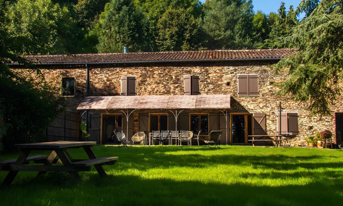 Les Cammazes House | Gîte De La Fontaine – Entire Property, Sleeps 13, Les Cammazes