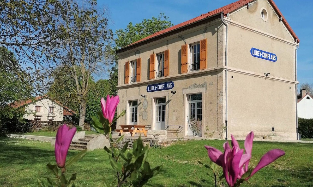 Esclavolles-Lurey House | Gîte de la Gare