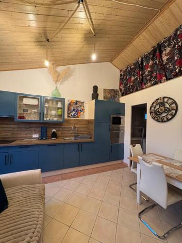 Ventenac-en-Minervois House | Gîte de Mia