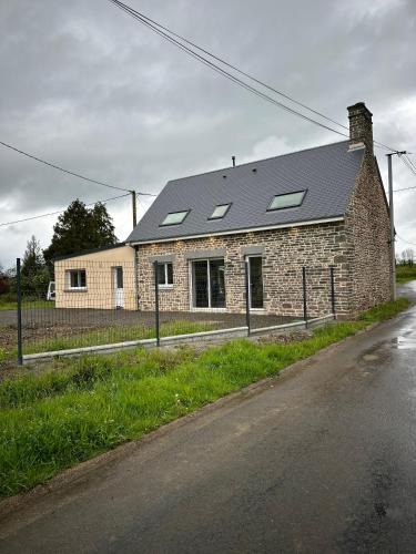 Le Tourneur House | Gîte de Monthardrou