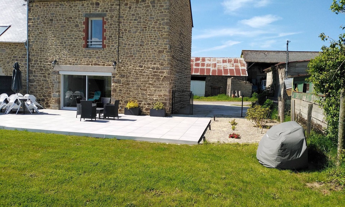 Saint-Broladre House | Gîte de Rouger
