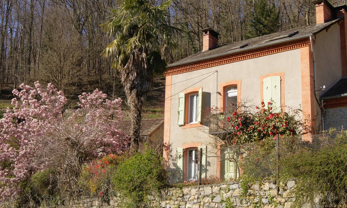Bonac-Irazein House | Gîte Decauville – "Au jardin fleuri"