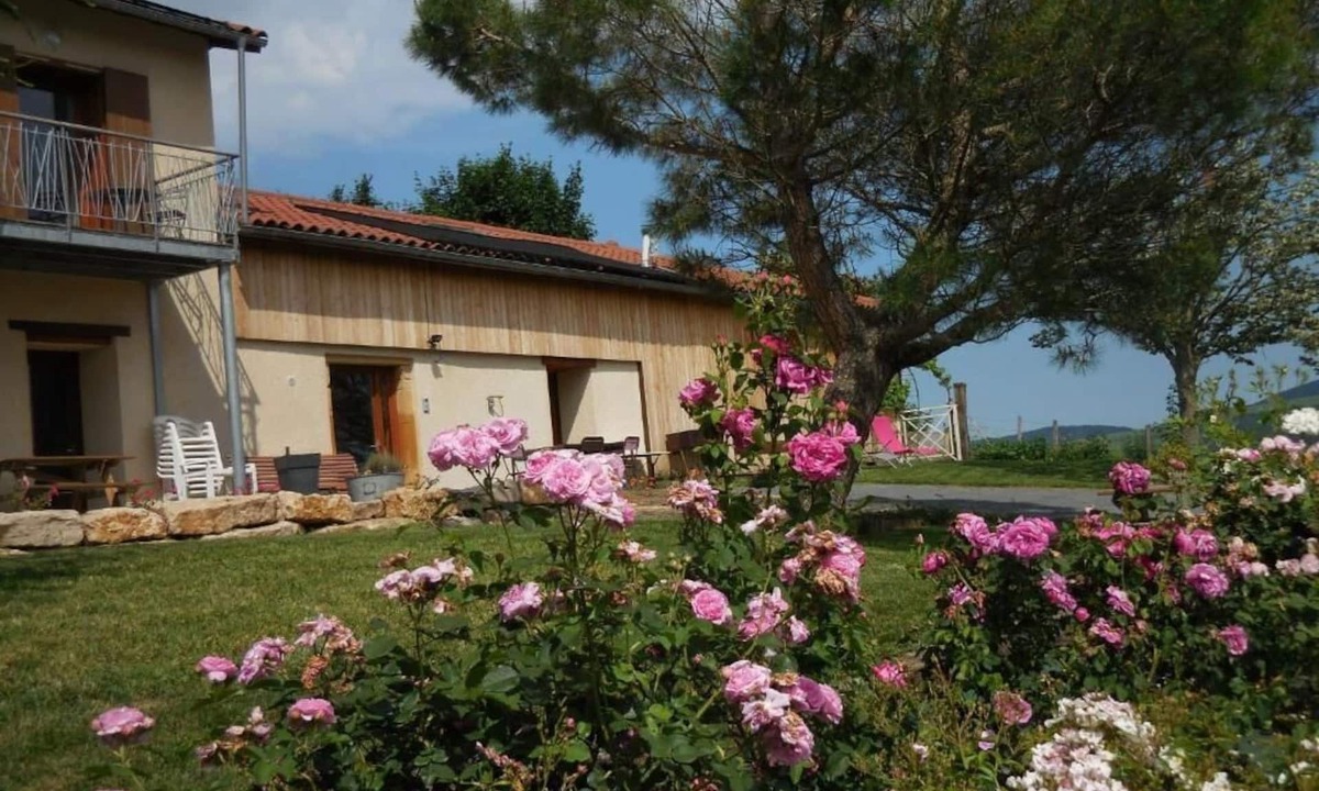 Bessenay House | Gîte des 2 chênes