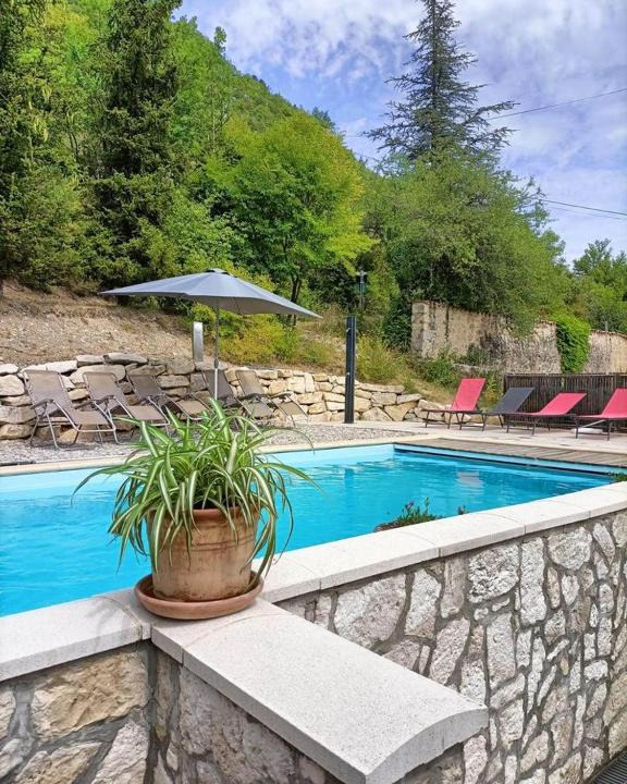 Barret-sur-Meouge Apartment | Gîte des Anges, Domaine de la Méouge, piscine et accès direct rivière
