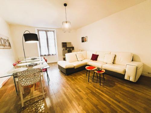 Couhe House | Gîte des Débats