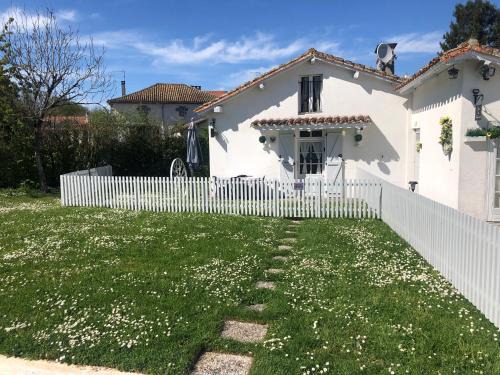 Oradour-Fanais House | Gîte des Lavandes