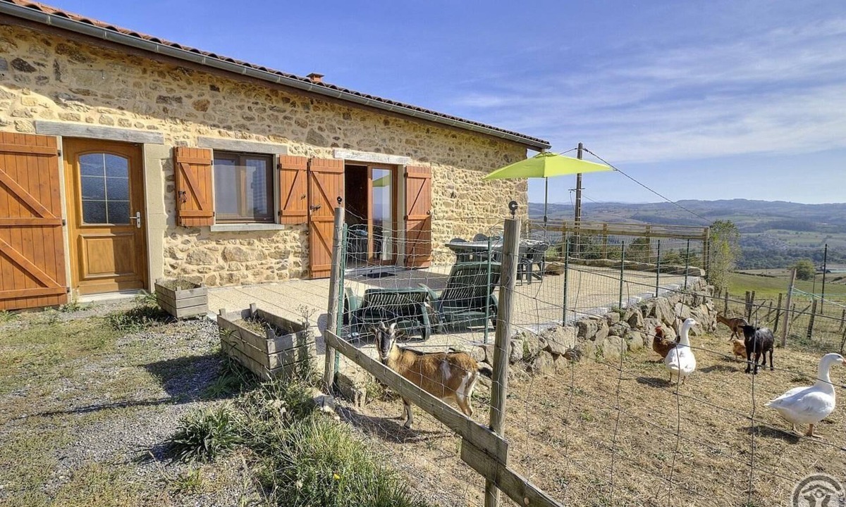 Pomeys House | Gîte des Ormes in Pomeys - POMEYS