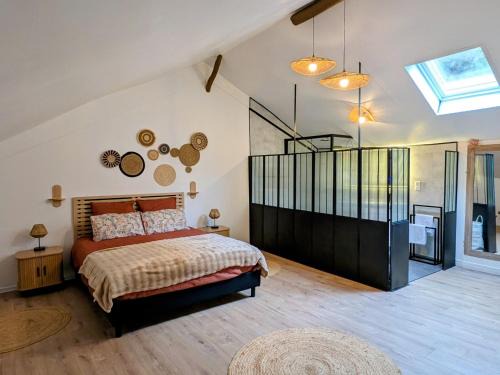 Auzon House | Gîte des Remparts près de Clermont, confort et charme - FR-1-582-541