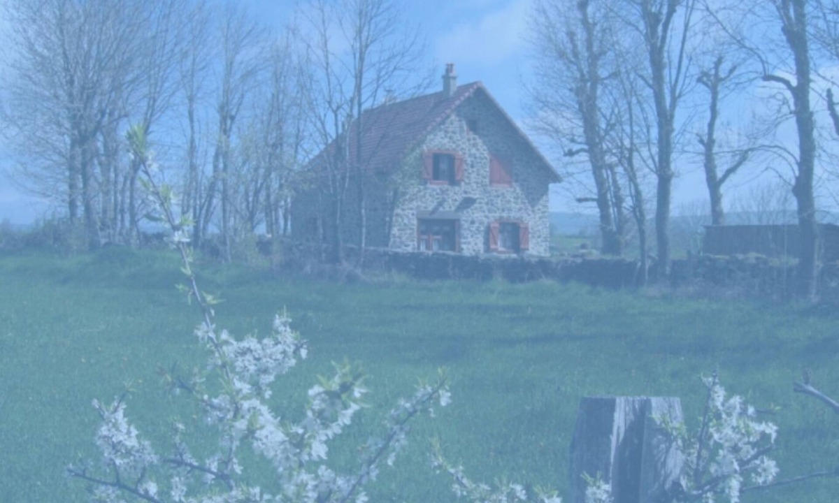 Coltines House | gîte du dolmen de Touls