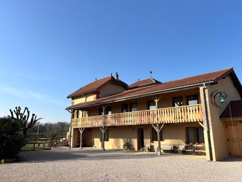 Romans House | Gîte du Domaine du Pin
