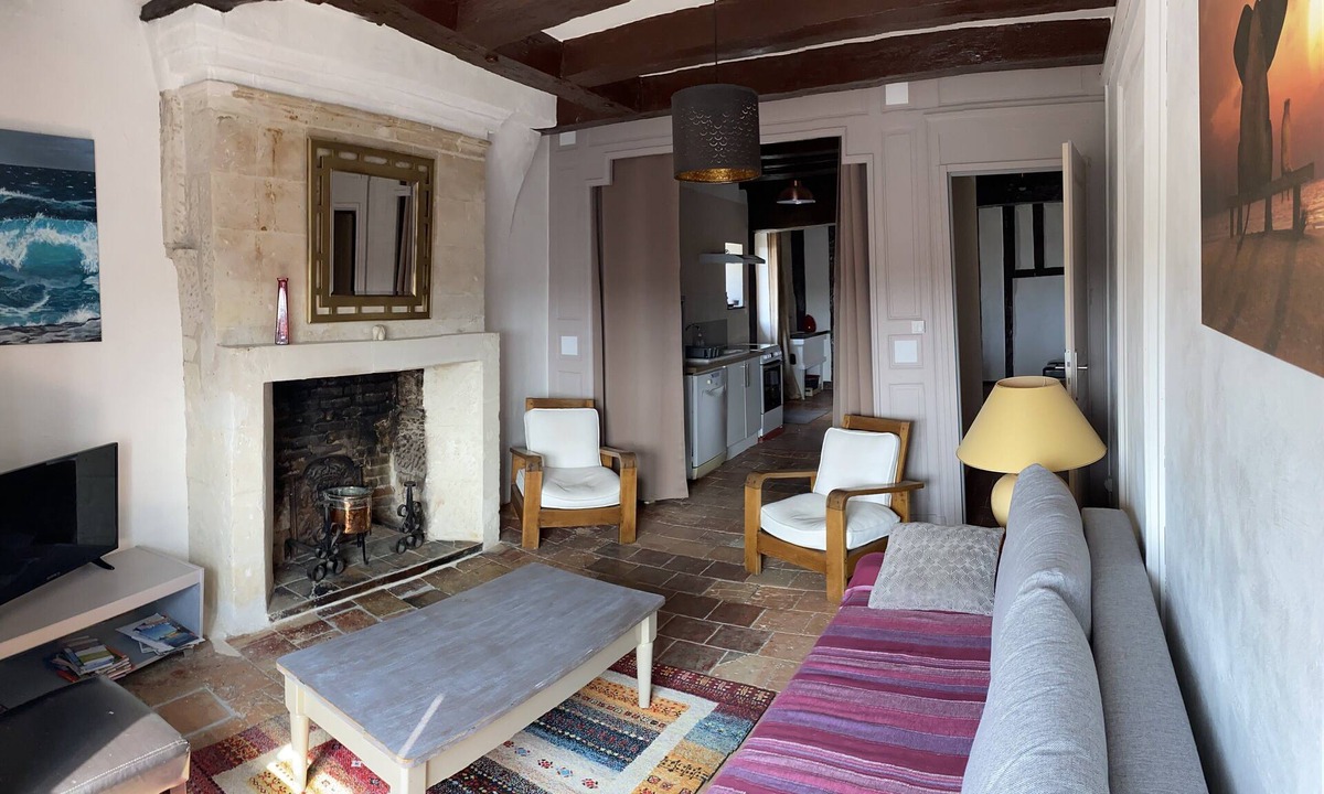 Montrichard Cottage | Gîte du Donjon, 16th century, private courtyard, between Beauval zoo and Chenonceaux