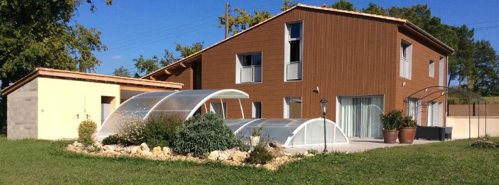 Laruscade Bed & Breakfast | Gîte Du Puy de l'étang