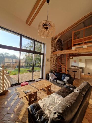 Vallet House | Gîte du Séquoia - Paisible maison de campagne