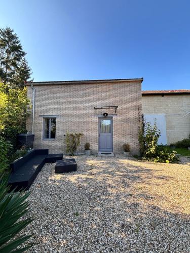 Andresy House | Gîte Elonie, Maison entière avec jardin et parking