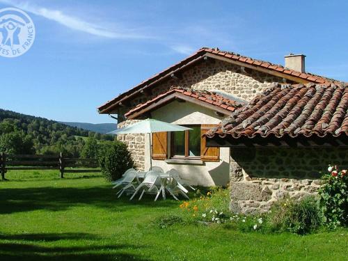 Sauvain House | Gîte en pierre 6 pers avec cheminée à Sauvain - FR-1-496-42