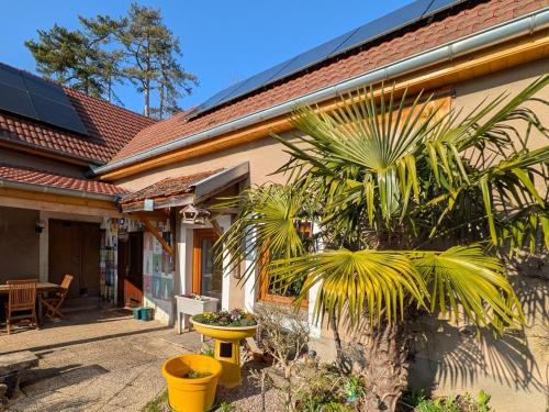 Coulevon House | Gîte entre ville et campagne, Wi-Fi gratuit, sur circuit des peintres - FR-1-583-502