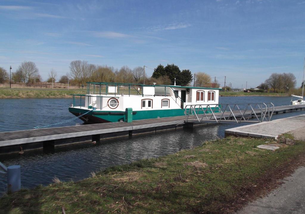 Saint-Valery-sur-Somme Boat Rental | Gîte Fluvial de La Baie de Somme Le Lihoury