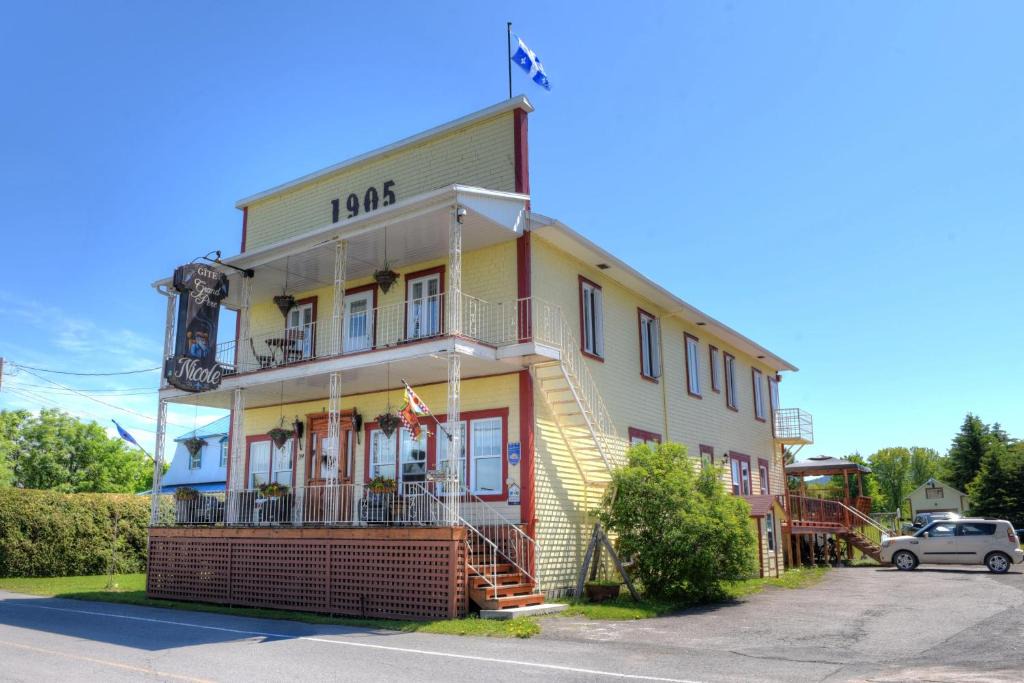 Val-Brillant Bed & Breakfast | Gîte Grand-Père Nicole