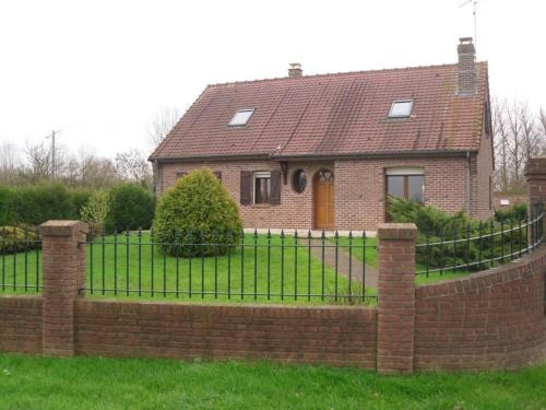 Senlis House | Gîte indépendant avec jardin clos, terrasse et wifi, au centre de Senlis, animaux acceptés - FR-1-376-52